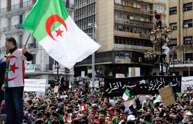 L&rsquo;après-Vendredi : La – grosse – main de l&rsquo;étranger !