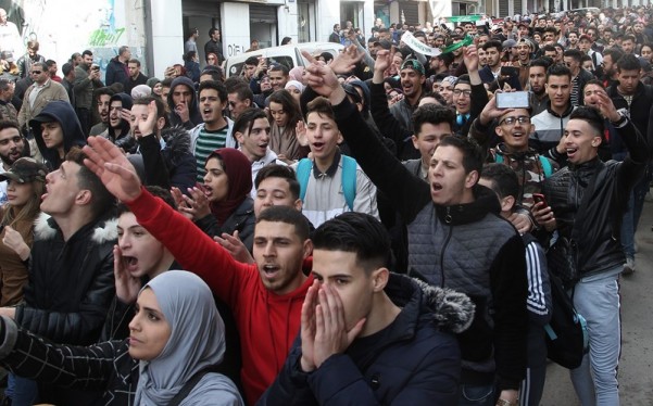 Tizi Ouzou: Les étudiants battent le pavé