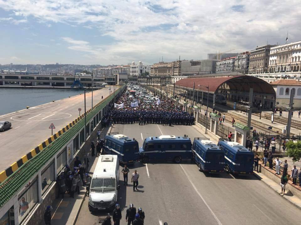 Les étudiants maintiennent la pression sur le système pour le 14e mardi consécutif