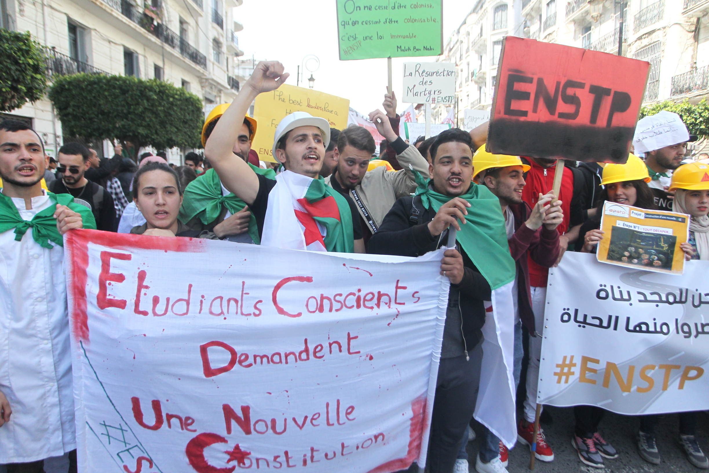 Au lendemain des interpellations de Said Tartag et Toufik les étudiants poursuivent le Hirak