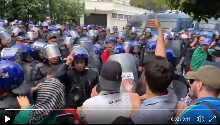 Vidéo/ 13e marche des étudiants : Un étudiant interpellé à Alger