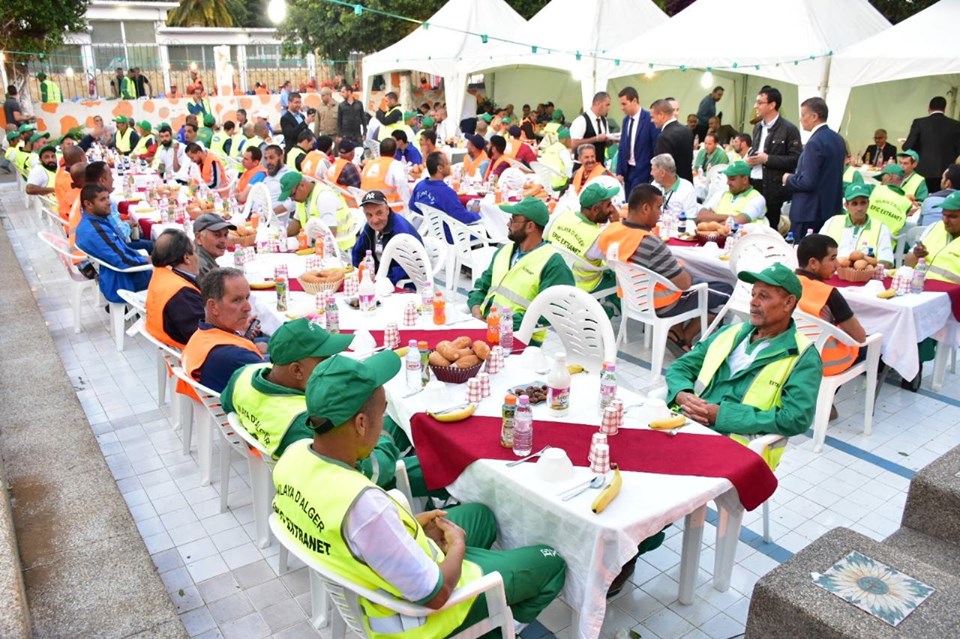 Le wali d’Alger annonce une hausse de 15 % dans les salaires des éboueurs avec effet rétroactif pendant deux ans