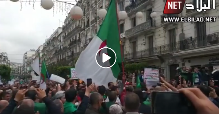 Une marée humaine occupe la place Audin à Alger [vidéos]