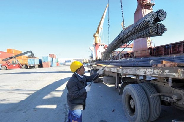 Face à l’impasse politique: Care préconise des mesures économiques urgentes