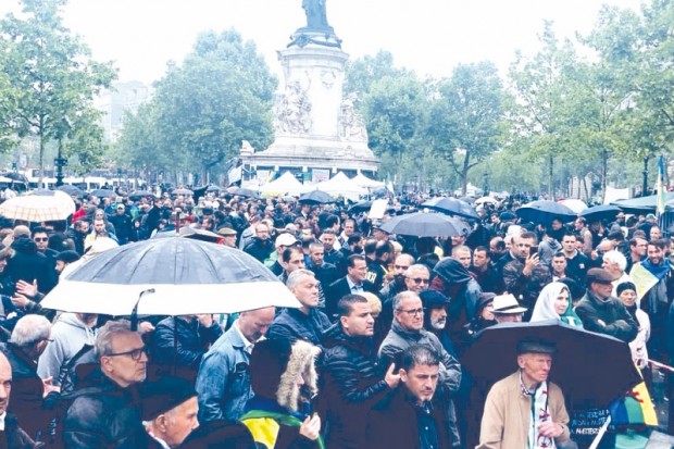 Ils exigent un changement radical : Les Algériens de France refusent la transition prônée par l’armée