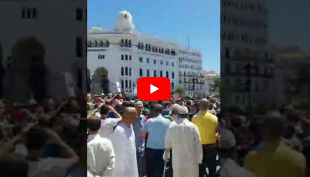 À Alger, les manifestants scandent des slogans hostiles à Gaid Salah [vidéo]