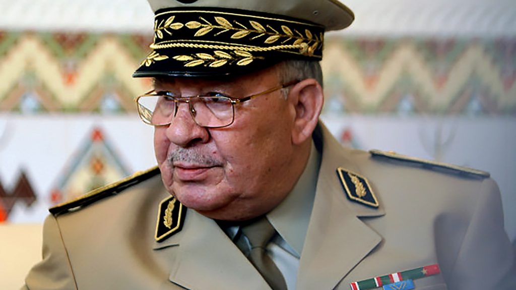 Gaid Salah: « le développement de l&rsquo;Armée a permis de préserver l’unité de l’Etat national »