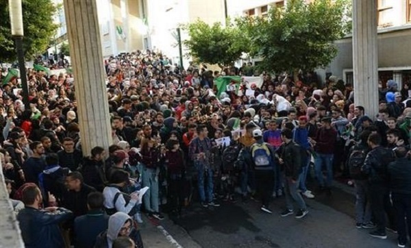 Enseignement supérieur: l&rsquo;année blanche écartée et rattrapage des cours perdus