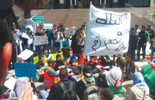 Marche estudiantine acte 11 à Boumerdès: «Non à celui qui a écrit le discours à Bensalah»
