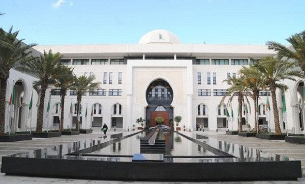 L’Algérie préoccupée par les attaques contre des infrastructures pétrolières saoudiennes