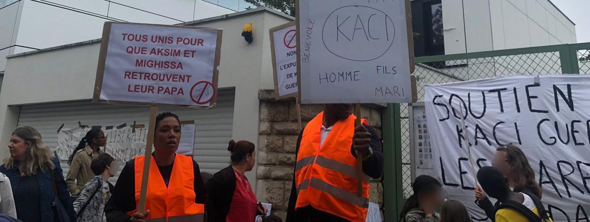 Paris: des parents d’élèves se mobilisent contre l’expulsion d’un Algérien