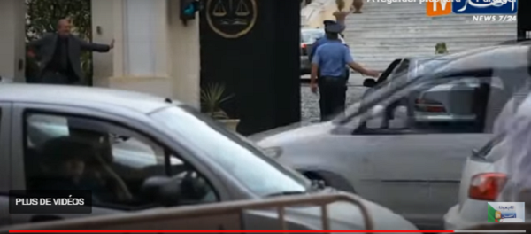 Vidéo : L’arrivée de l’ex wali d’Alger Abdelkader Zoukh à la Cour suprême