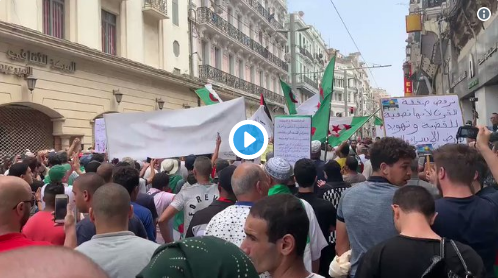 À Oran, des milliers de manifestants scandent des slogans hostiles à Gaid Salah !