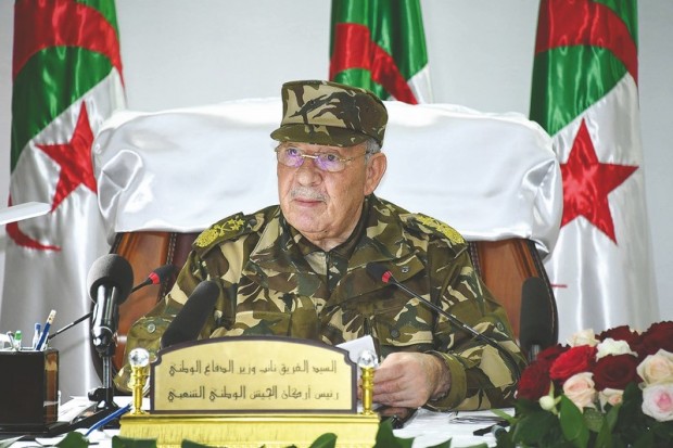 Gaïd Salah en visite de travail mercredi au Commandement des Forces aériennes