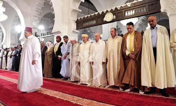 Bensalah accomplit la prière de l’Aid El Fitr dans la Grande mosquée d’Alger