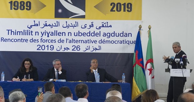 Des partis politiques et des associations révèlent leur « pacte politique pour une véritable transition démocratique »