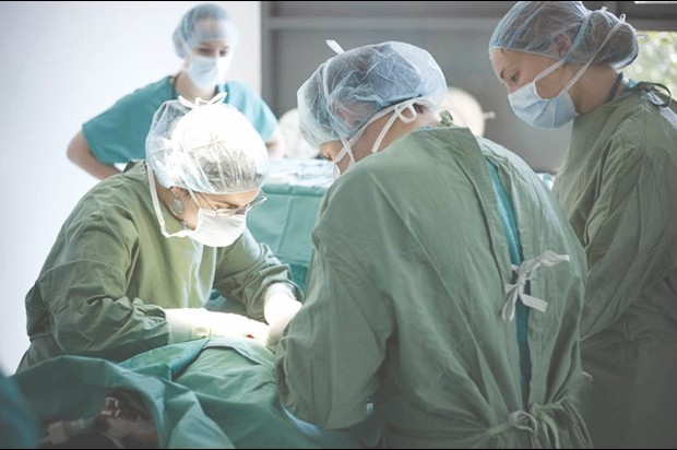 Ouverture d&rsquo;une enquête sur la hausse du nombre des césariennes dans les cliniques privées !