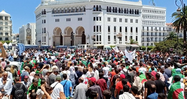 Ils ont marché pour la 16e fois de suite : L’hommage des étudiants aux habitants d’Illizi et de Djanet