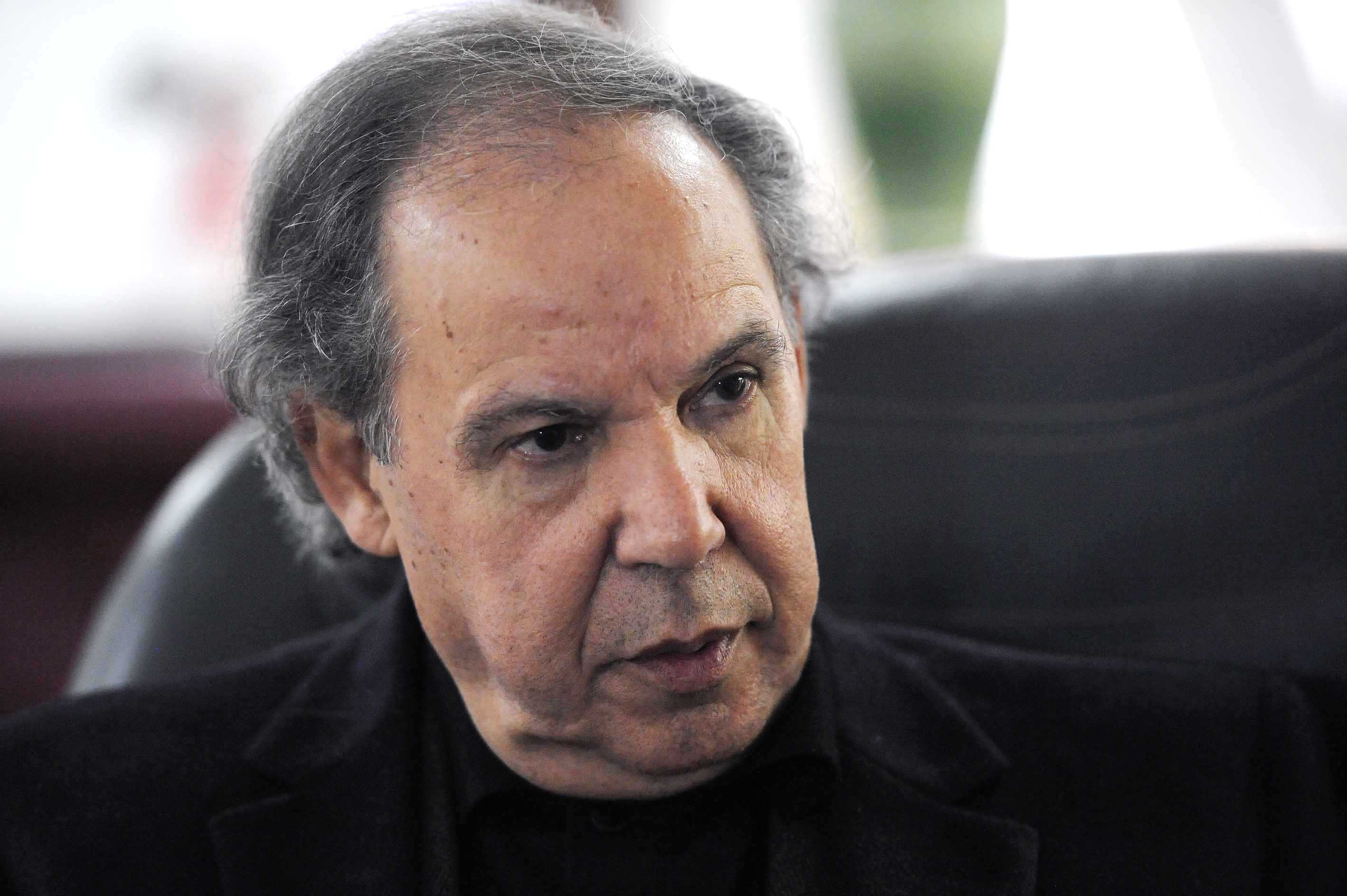 Aït Larbi: « nous assistons à de graves violations, notamment l’interdiction du drapeau Amazigh »