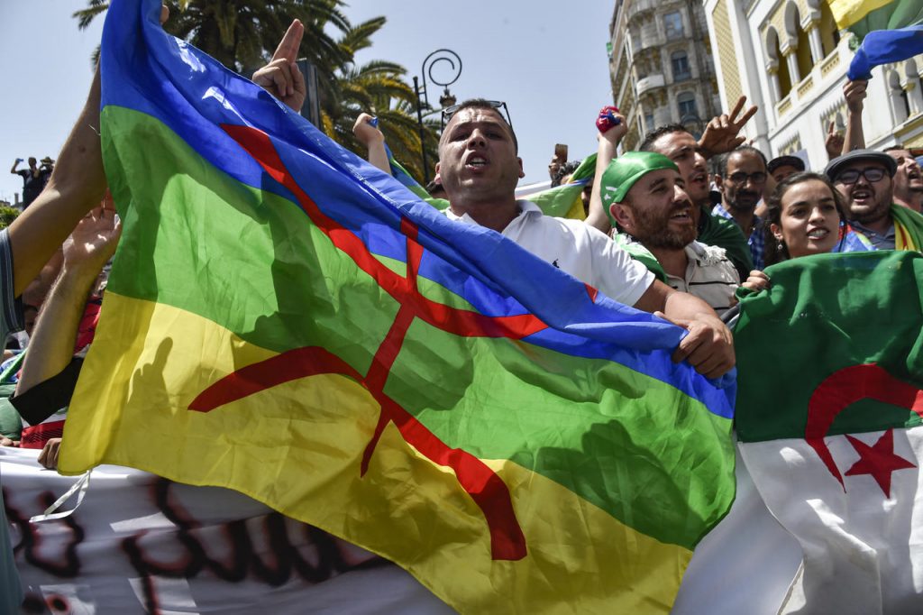 Rassemblement vendredi devant le siège de l’ONU pour dénoncer la répression contre les manifestants porteurs du drapeau Amazigh !