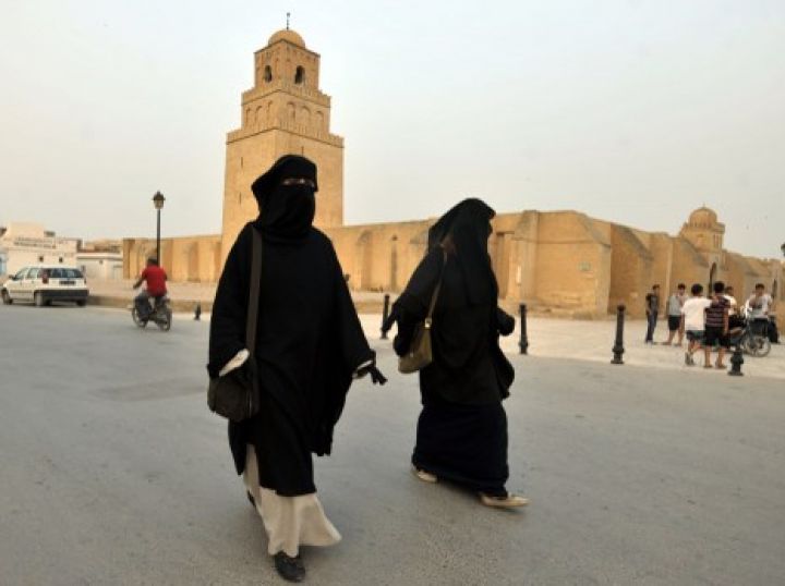 Pour raisons de sécurité, la Tunisie interdit le niqab dans les institutions publiques !