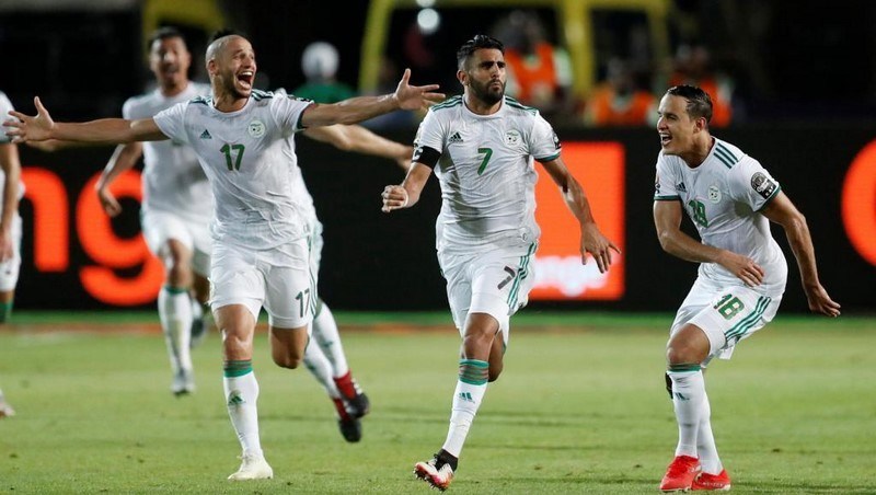 Course au Ballon d’Or Africain/Son sacre avec l’EN le place devant Mané et Salah : Mahrez, avantage manifeste !