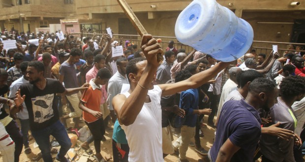 Soudan : Sept morts lors de manifestations massives