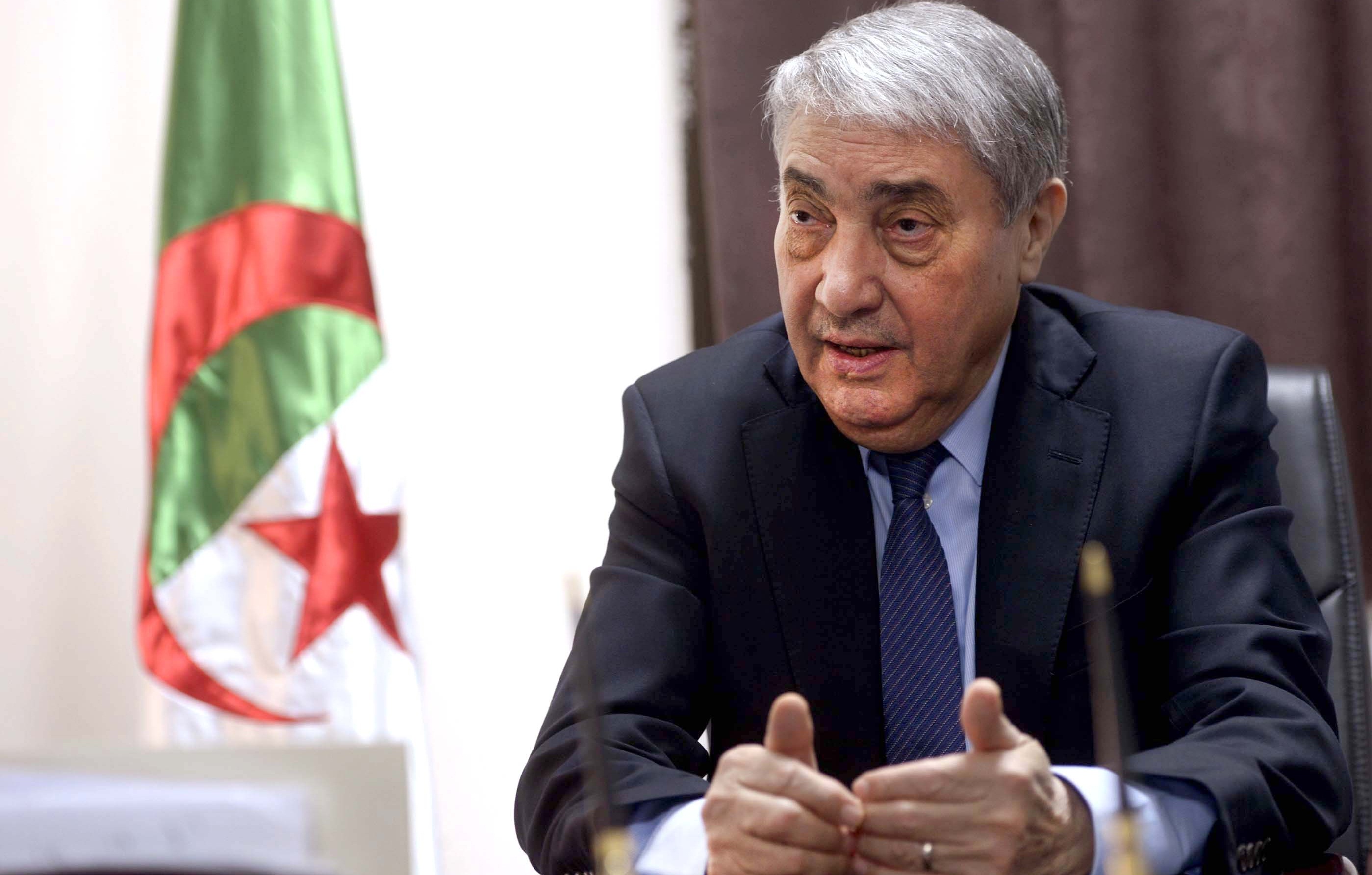 Son meeting électoral chahuté à Tlemcen: Benflis réagit