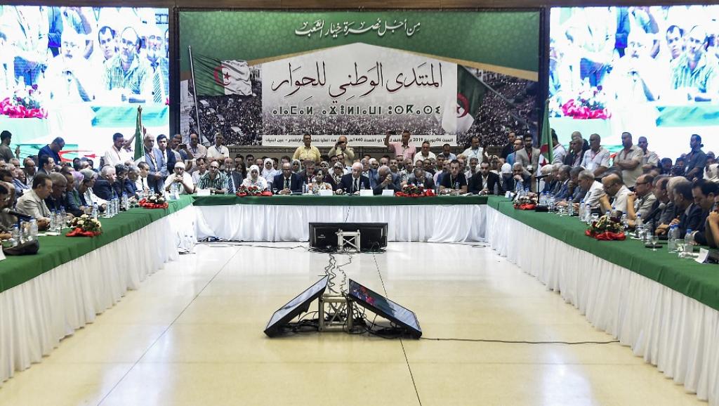 Forum national: Un début de dialogue, des vieux reflexes et des réserves