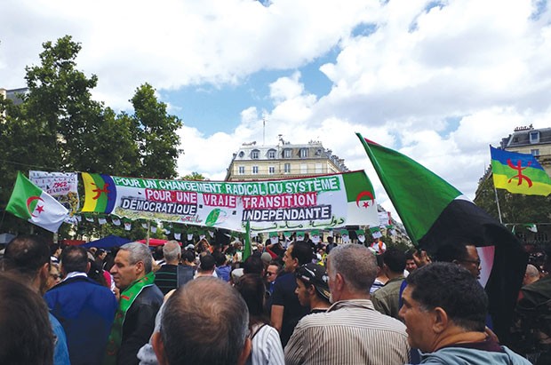 21e dimanche de manifestations des algériens à Paris : “Libérez nos détenus !”