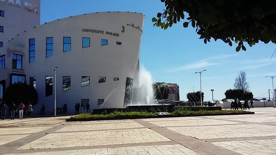 Les recteurs des universités appelés à remplacer le français par l’anglais dans les entêtes des documents officiels