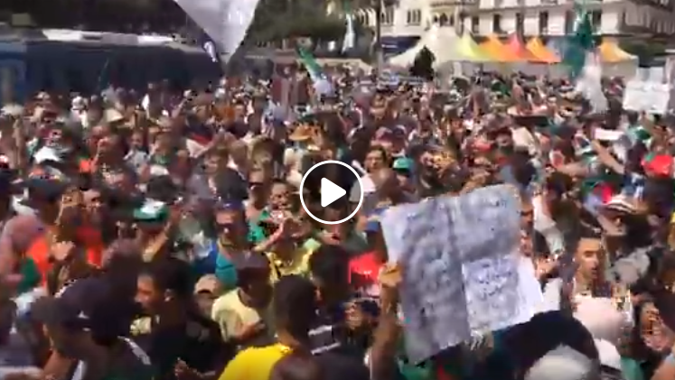 Les manifestants envahissent la place de la Grande poste d’Alger !