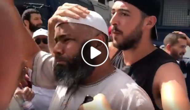Un manifestant proche d’un détenu du Hirak en larmes [vidéo]