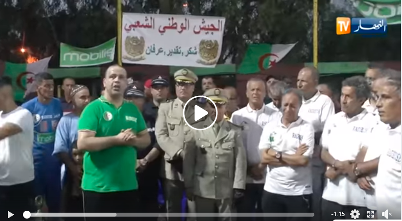 Vidéo: L’association la Radieuse honore le chef d’État-Major de l’ANP, Gaid Salah