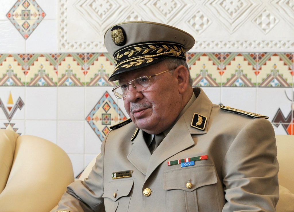 Gaïd Salah en visite mercredi au Commandement des Forces de défense aérienne du territoire
