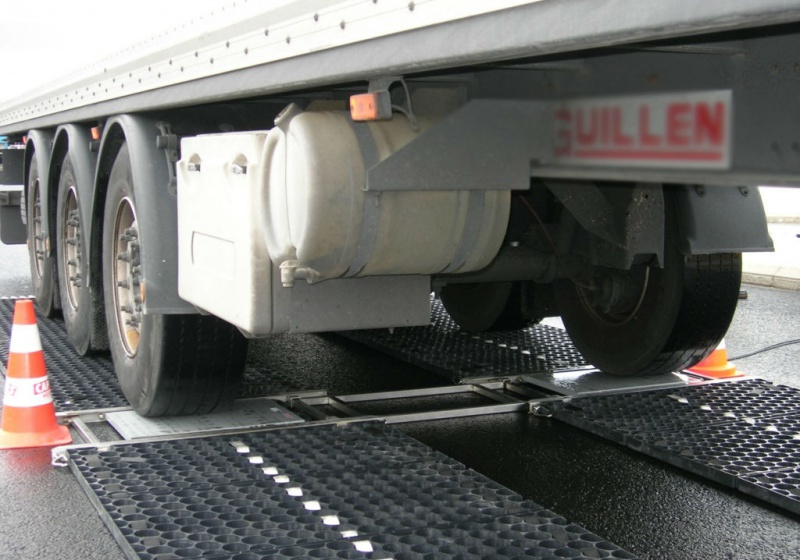 Surcharge des camions : création prochaine de stations de pesage avant l&rsquo;accès au réseau routier