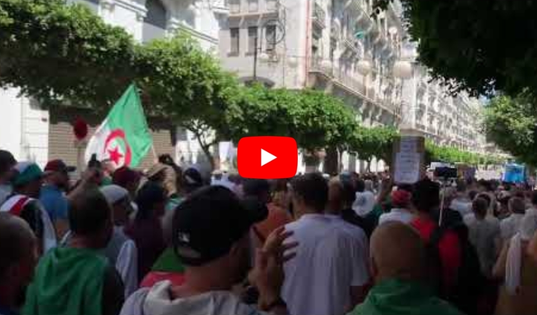 27e vendredi : Les manifestants affluent sans arrêt vers le centre-ville d’Alger
