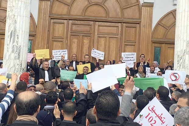 Il a requis, avant-hier, 10 ans de prison contre un manifestant à Annaba: Ce procureur qui manifestait contre le système