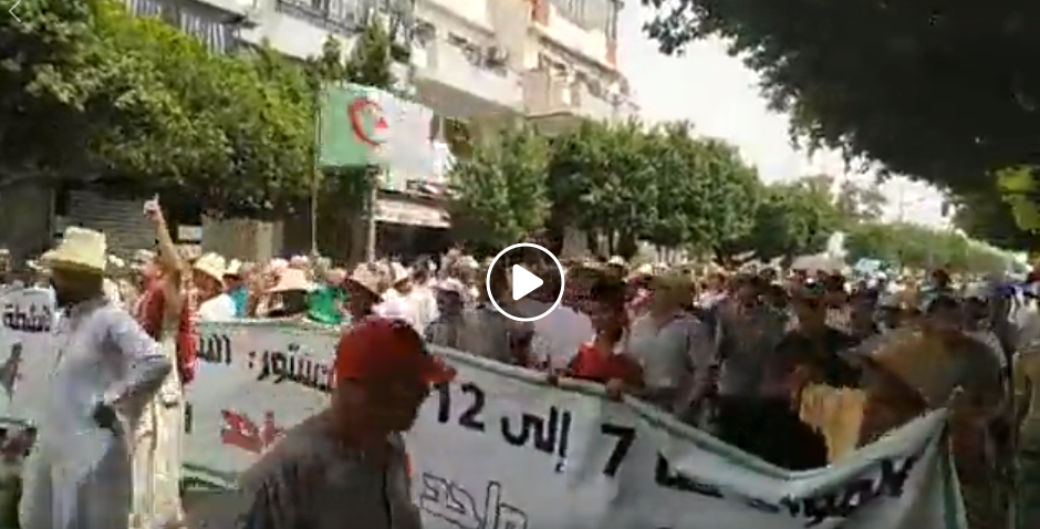 24e vendredi: À Chlef les manifestants scandent « un Etat civil, non militaire »