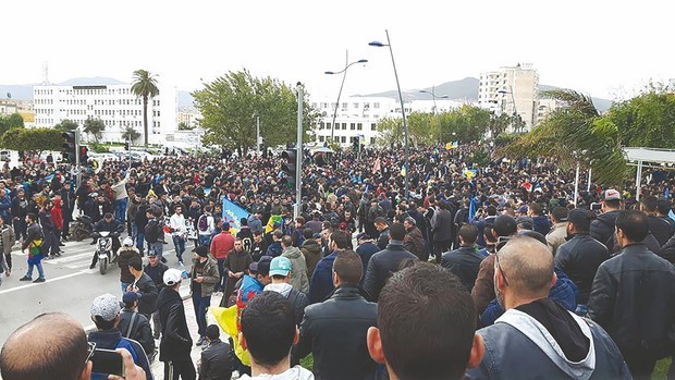 Un député chassé par des manifestants à Béjaïa