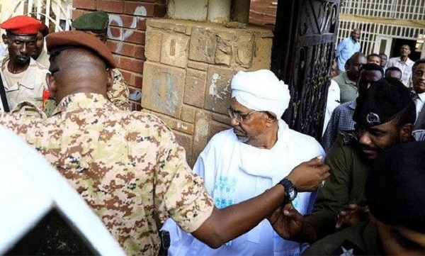 Soudan : l’ex-président Omar-al-Bachir devant la justice