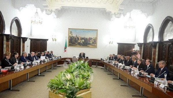 Le chef de l’Etat préside une réunion du Conseil des ministres