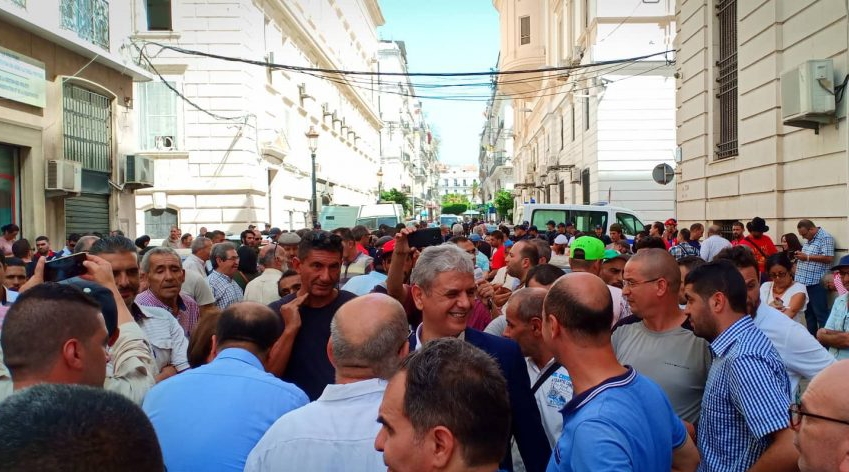 Rassemblement de soutien aux détenus d&rsquo;opinion devant le tribunal de Sidi M’hamed