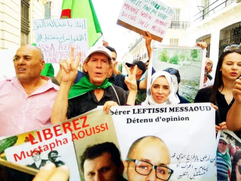 Possession du drapeau Amazigh : les quatre détenus de retour à El Harrach