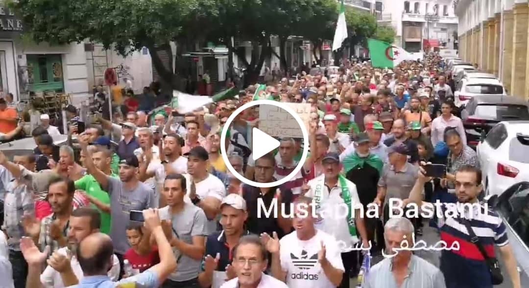 Des milliers de manifestants se dirigent vers le centre ville d’Alger !