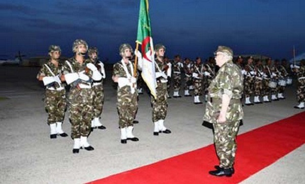 Ahmed Gaïd Salah effectue une visite de travail et d’inspection en 5e Région militaire