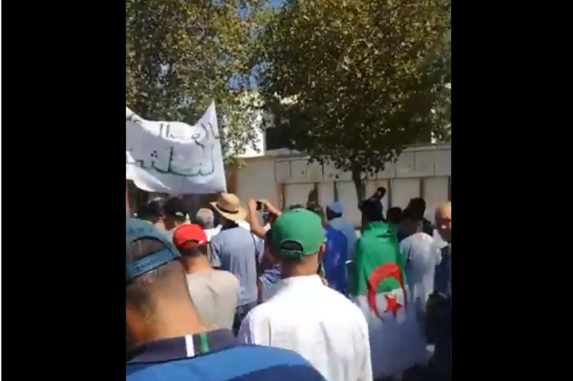 29e vendredi à Ain Defla: les citoyens déclinent l’appel de Gaid Salah, «pas d’élections avec El isabetes»