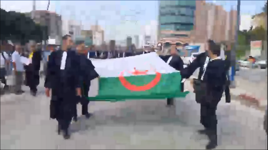 Vidéo : Marche et grève générale des robes noires aujourd’hui à Béjaïa