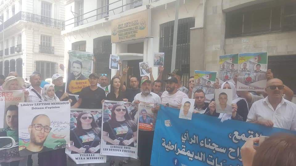 Tribunal de Sidi M’hamed : rassemblement pour la libération des détenus d’opinion