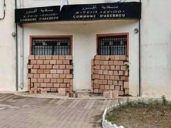 Ils ont muré, hier, le siège de l’APC d’Akkerou : Les habitants de Tifrit Ath El-Hadj réclament une enquête